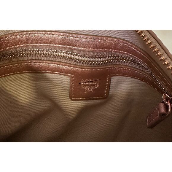 NWT MCM Monogram Printed Metallic Visetos Crossbody Pouch Champagne Medium $365 - Picture 9 of 13